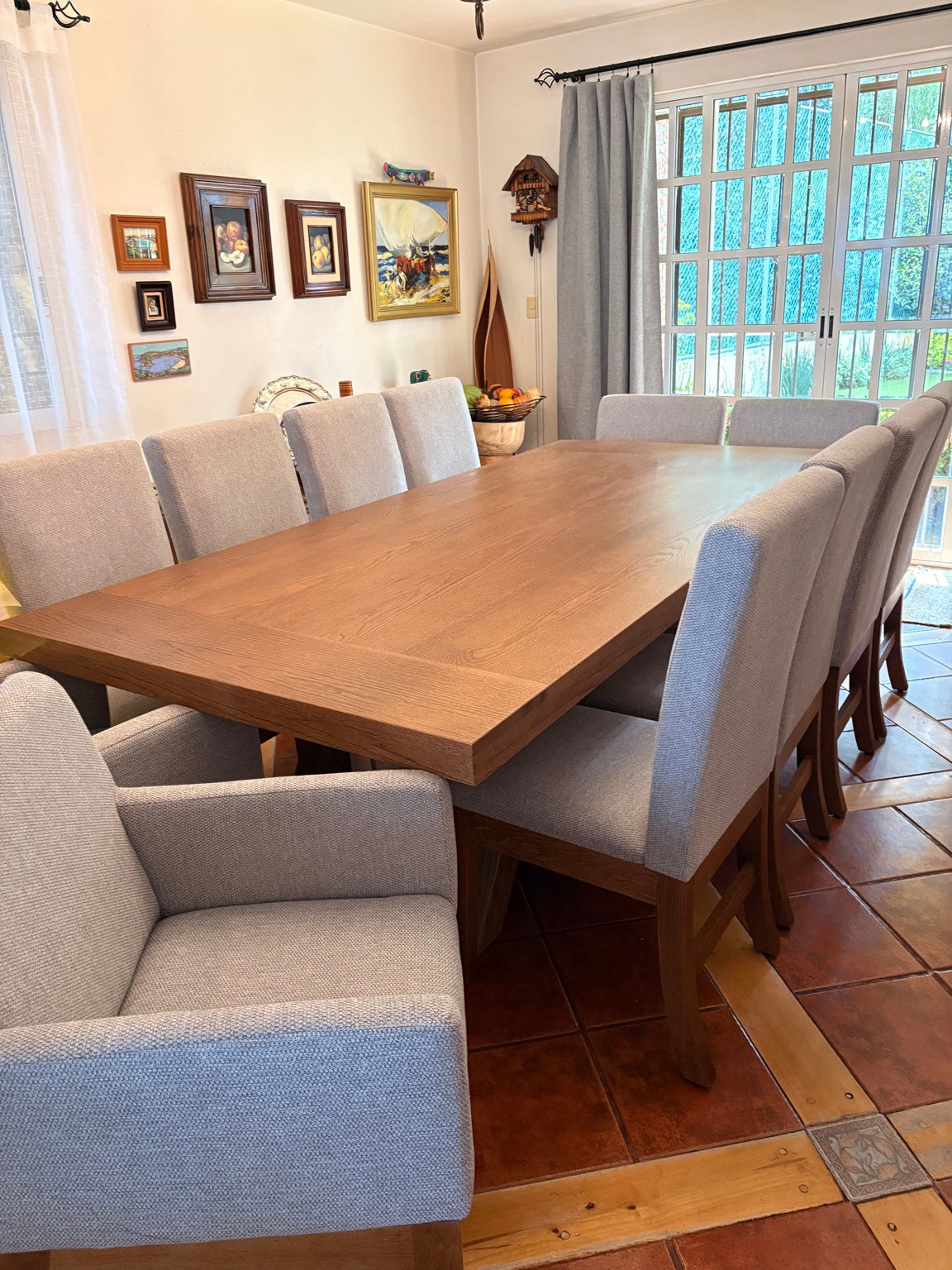 Comedor modelo Isabel (mesa y 10 sillas) | Mublia Home